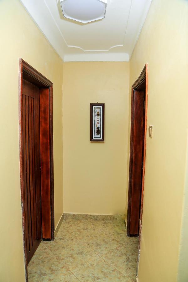 Palm Star Motel Fort Portal Exterior foto