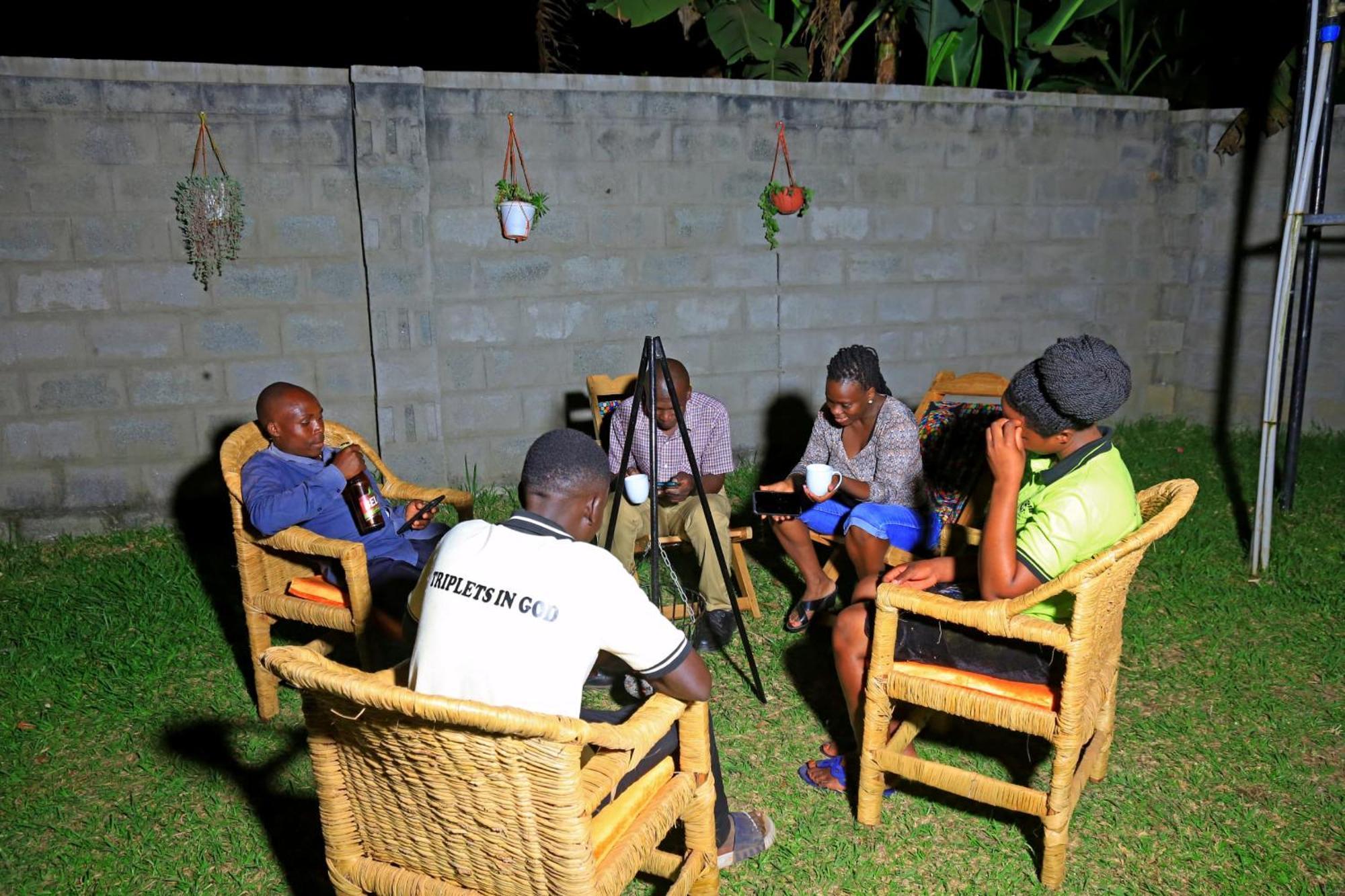 Palm Star Motel Fort Portal Exterior foto